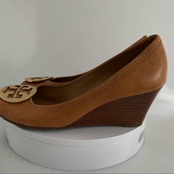 Tory Burch camel heals 9.5 - Picture 2 of 4